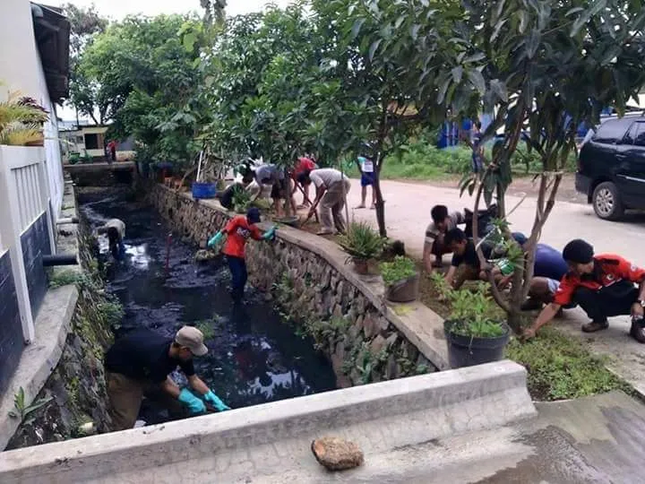Pemerintah Desa Gelar Kerja Bakti Bersama Warga